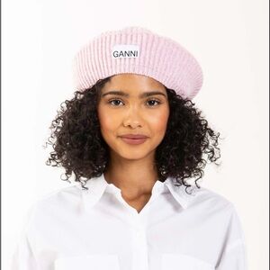 Ganni wool beret in pink